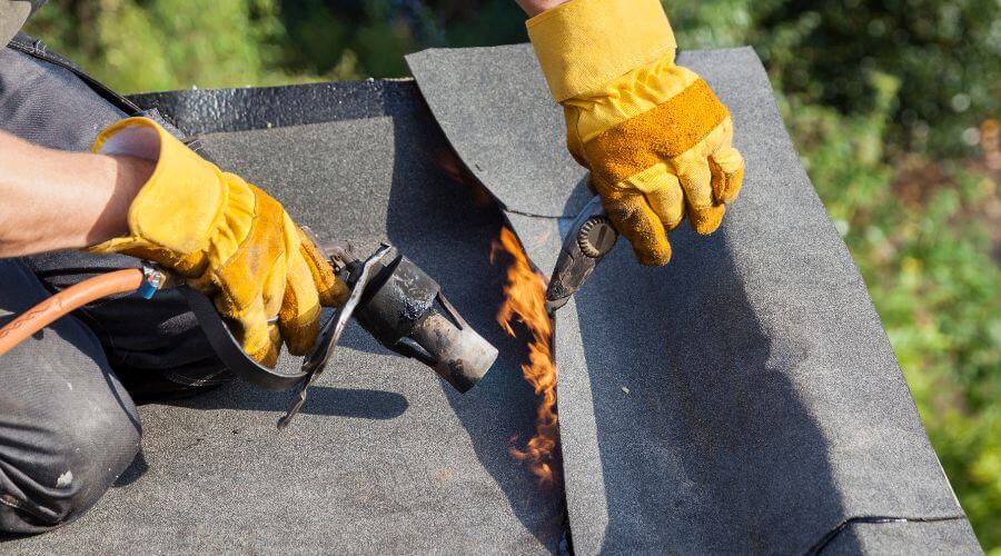 Professional gutter cleaning in Mosinee, WI